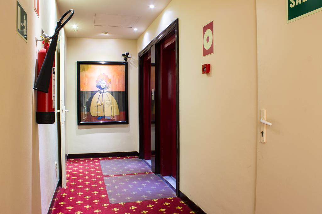 Atlantis By Atbcn Hotell 3*