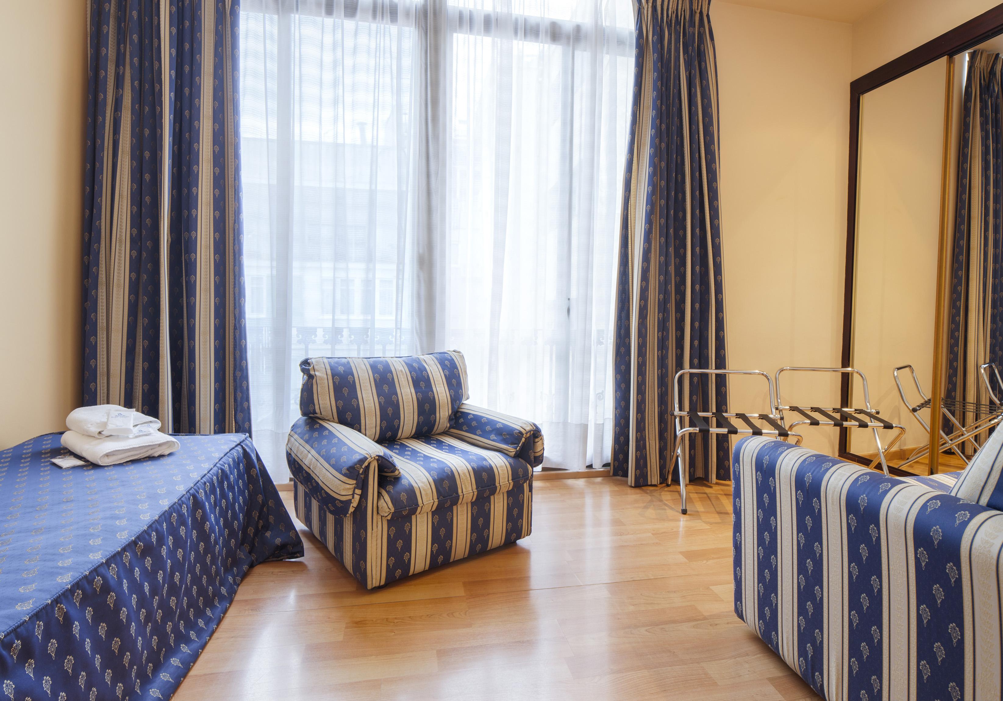 Atlantis By Atbcn Hotell 3*